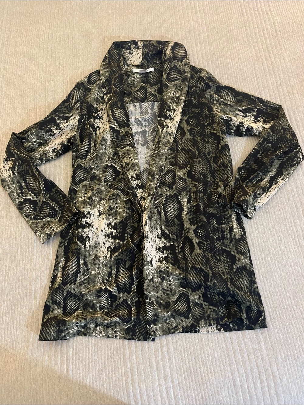 Revamped snake skin blazer with pockets size XS